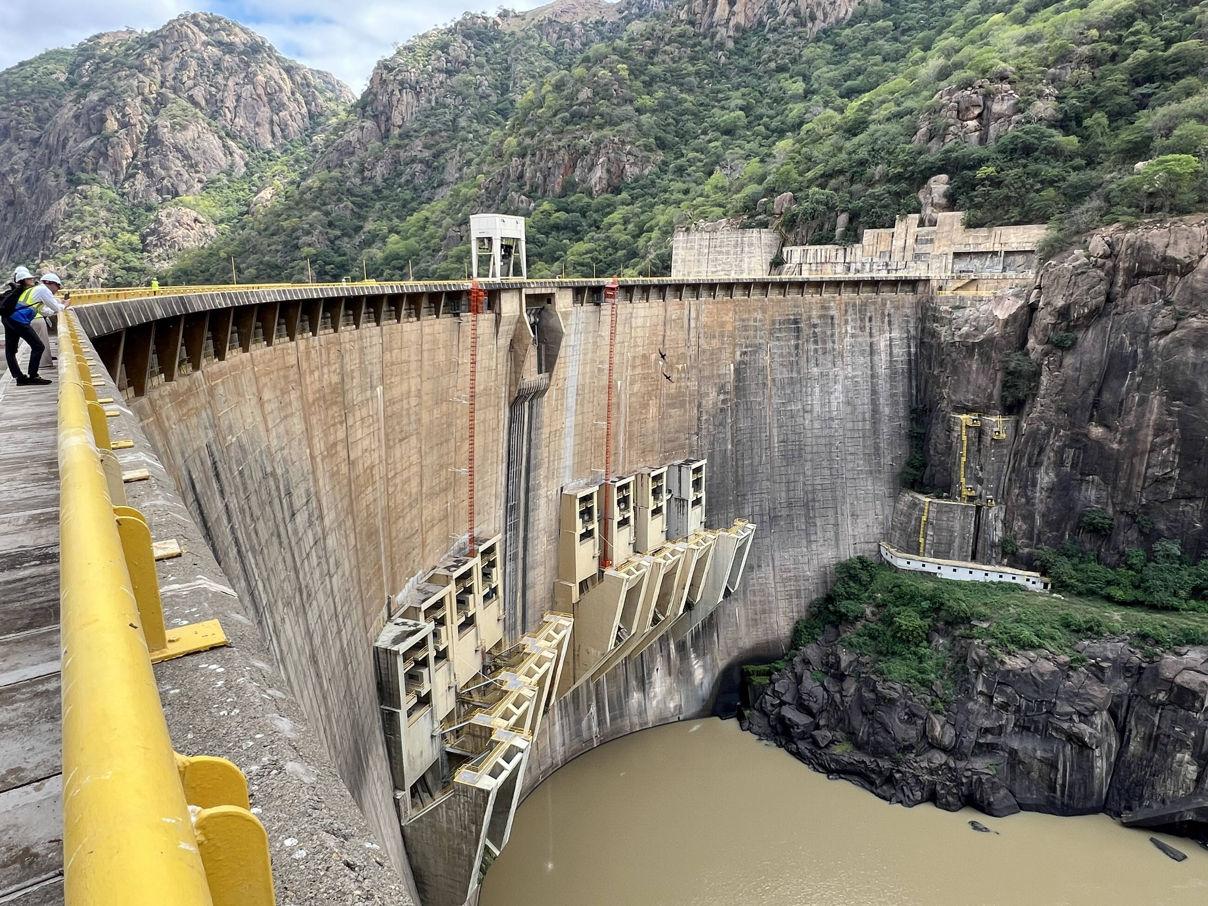 HCB Dam 1b.jpg